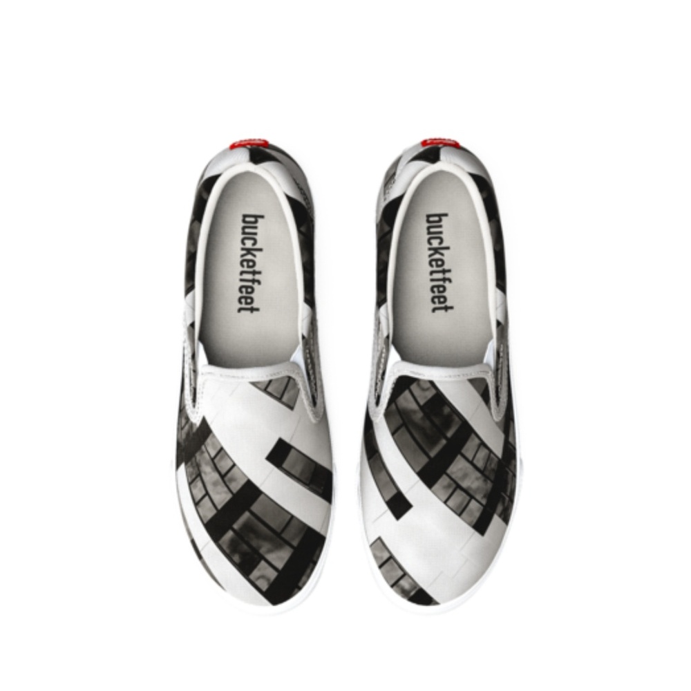 Bucket Feet **NWT** low top canvas slip on